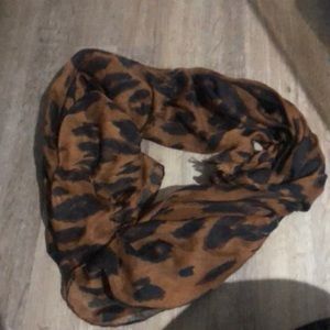 Leopard print scarf 🧣
